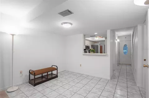 Entry Way - 270 E Glassboro Ct #2B, Hernando, FL 34442 photo 2 of 4