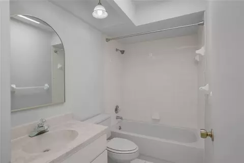 Bath - 270 E Glassboro Ct #2B, Hernando, FL 34442 photo 5 of 5