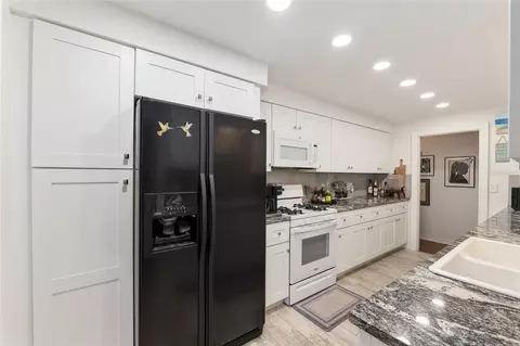 Kitchen - 1210 SE 14th Ave, Ocala, FL 34471 photo 1 of 2