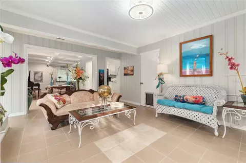 Living - 1210 SE 14th Ave, Ocala, FL 34471 photo 2 of 2