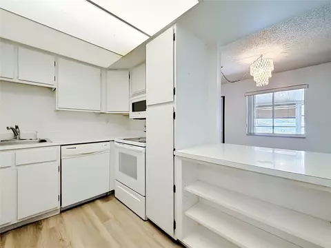 Kitchen - 533 Midway Dr #B, Ocala, FL 34472 photo 1 of 3