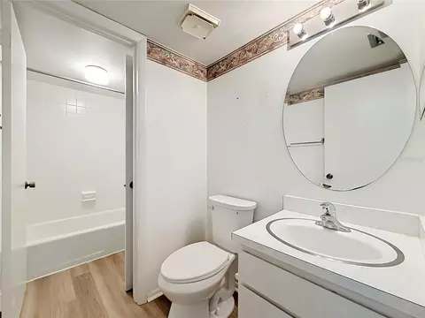 Bath - 533 Midway Dr #B, Ocala, FL 34472 photo 3 of 3