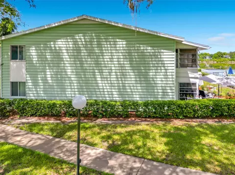 Exterior - 533 Midway Dr #B, Ocala, FL 34472 photo 6 of 14
