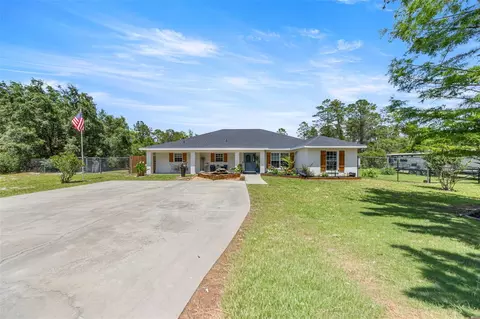 495 Fisher Rd, Ocklawaha, FL 32179