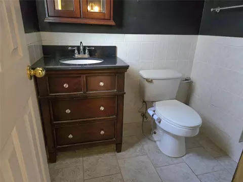 Bath - 19 Spring Dr Pl, Ocala, FL 34472 photo 3 of 4