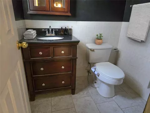 Bath - 19 Spring Dr Pl, Ocala, FL 34472 photo 2 of 4