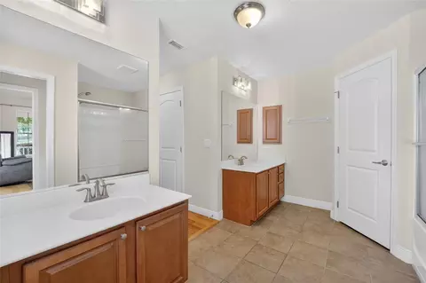 Bath - 4319 SW 63rd St, Ocala, FL 34474 photo 1 of 4