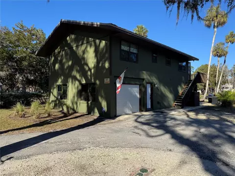 16645 W River Rd, Inglis, FL 34449
