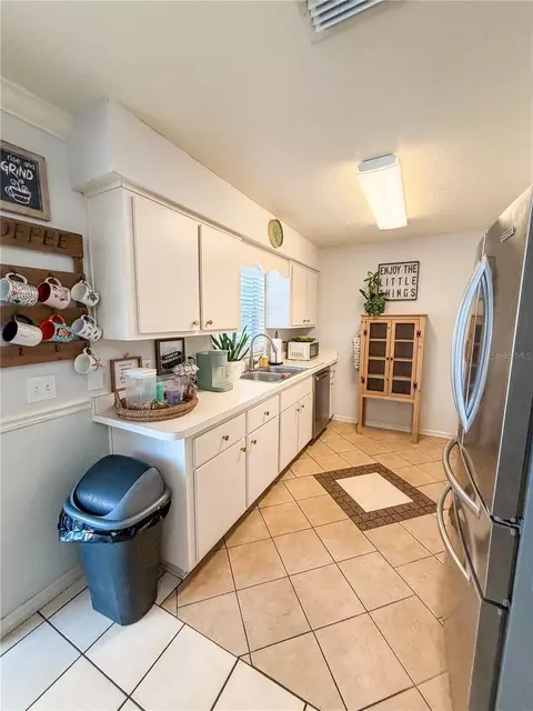 Kitchen - 192 Willow Rd, Ocala, FL 34472 photo 1 of 9