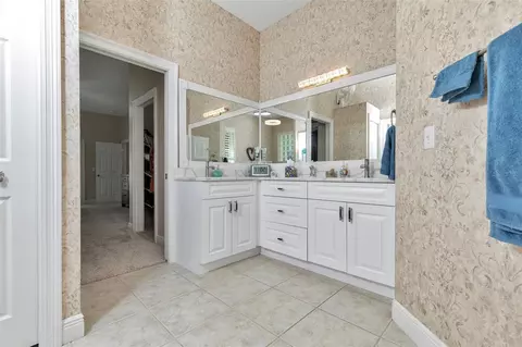 Bath - 1989 NW 111th Loop, Ocala, FL 34475 photo 3 of 5