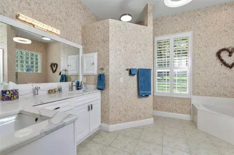 Bath - 1989 NW 111th Loop, Ocala, FL 34475 photo 4 of 5
