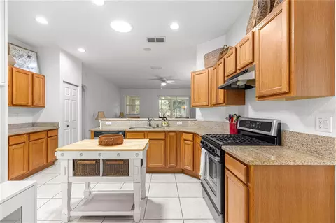 Kitchen - 9317 SW 94th Loop, Ocala, FL 34481 photo 6 of 7