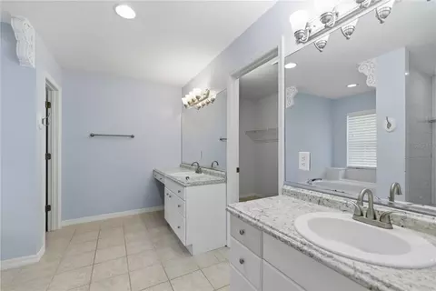 Bath - 3015 SE 40th St, Ocala, FL 34480 photo 4 of 5