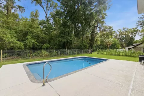 Exterior - 3015 SE 40th St, Ocala, FL 34480 photo 5 of 7