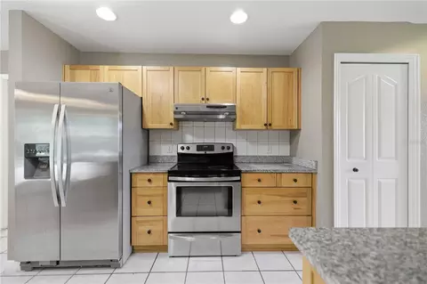 Kitchen - 3015 SE 40th St, Ocala, FL 34480 photo 2 of 3