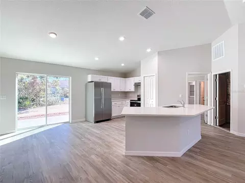 Kitchen - 4810 SW 139th Street Rd, Ocala, FL 34473 photo 3 of 5