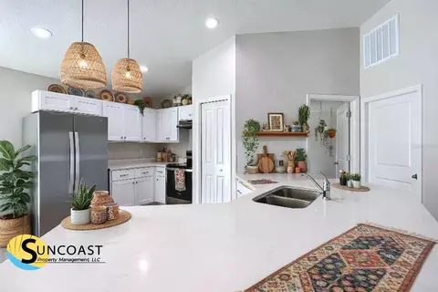 Kitchen - 4810 SW 139th Street Rd, Ocala, FL 34473 photo 2 of 5