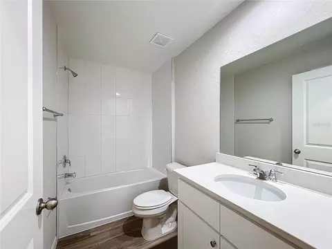 Bath - 4810 SW 139th Street Rd, Ocala, FL 34473 photo 2 of 2