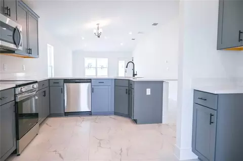 Kitchen - 3135 NE 45th Ave, Ocala, FL 34470 photo 2 of 2
