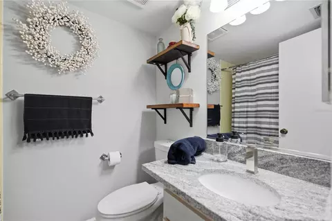 Bath - 681 Midway Dr #B, Ocala, FL 34472 photo 1 of 4