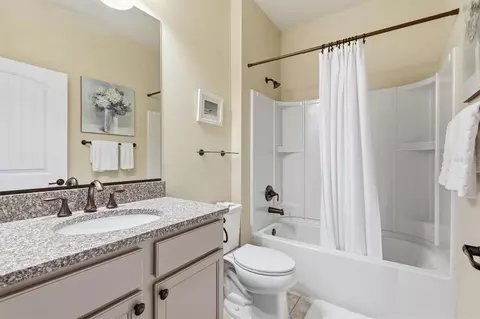 Bath - 10049 SW 77th Loop, Ocala, FL 34481 photo 3 of 3