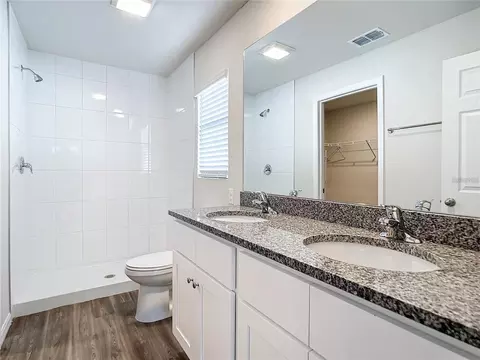 Bath - 7005 Hemlock Crse, Ocala, FL 34472 photo 2 of 3