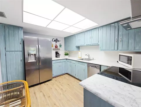 Kitchen - 648 Midway Dr #B, Ocala, FL 34472 photo 2 of 2
