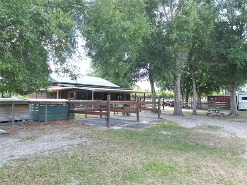 Exterior - 7191 NE 150th Ave, Williston, FL 32696 photo 6 of 10