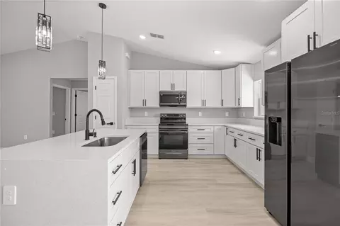 Kitchen - 85 Juniper Loop Cir, Ocala, FL 34480 photo 2 of 2
