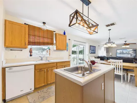 Kitchen - 4540 SE 30th St, Ocala, FL 34480 photo 2 of 5
