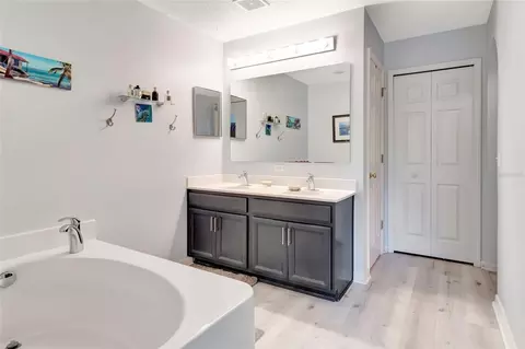 Bath - 4540 SE 30th St, Ocala, FL 34480 photo 3 of 5