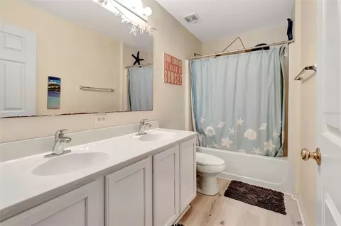 Bath - 4540 SE 30th St, Ocala, FL 34480 photo 2 of 5