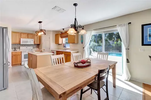 Dining - 4540 SE 30th St, Ocala, FL 34480 photo 2 of 2