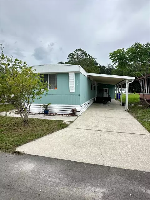 818 Michigan St, Wildwood, FL 34785