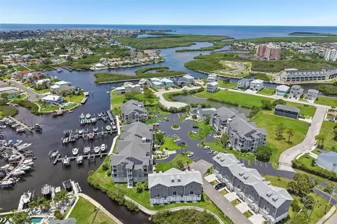 5727 Biscayne Ct #209, New Port Richey, FL 34652