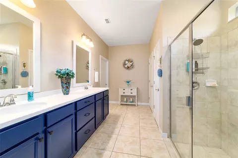 Bath - 9300 SW 70th Loop, Ocala, FL 34481 photo 1 of 4