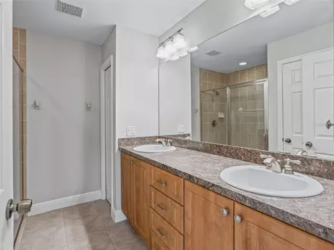 Bath - 5060 Pecan Rd, Ocala, FL 34472 photo 1 of 3