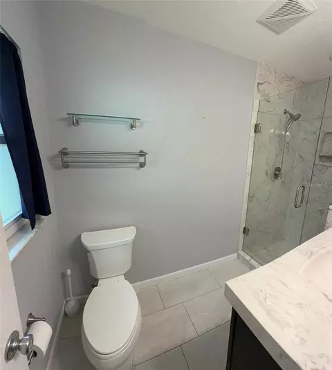 Bath - 428 NE 21st Ter, Ocala, FL 34470 photo 2 of 3
