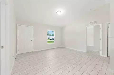 Living - 94 Dogwood Drive Loop, Ocala, FL 34472 photo 4 of 4