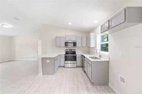 Kitchen - 94 Dogwood Drive Loop, Ocala, FL 34472 photo 1 of 3