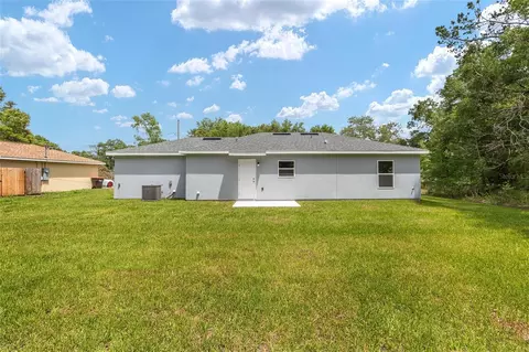 Exterior - 94 Dogwood Drive Loop, Ocala, FL 34472 photo 5 of 7