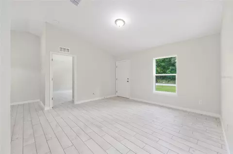 Living - 94 Dogwood Drive Loop, Ocala, FL 34472 photo 2 of 4