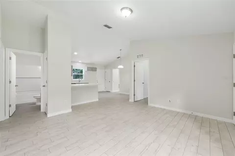 Living - 94 Dogwood Drive Loop, Ocala, FL 34472 photo 1 of 4