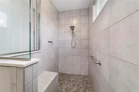 Bath - 10298 SW 96th Loop, Ocala, FL 34481 photo 2 of 3