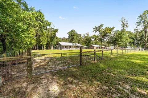 Exterior - 14366 NE 42nd Ter, Anthony, FL 32617 photo 16 of 25