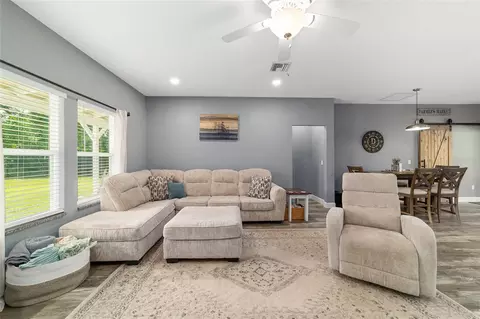 Living - 14366 NE 42nd Ter, Anthony, FL 32617 photo 1 of 4