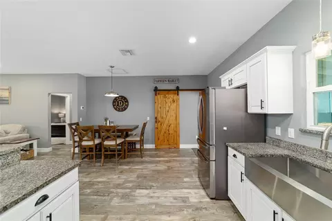 Kitchen - 14366 NE 42nd Ter, Anthony, FL 32617 photo 6 of 6