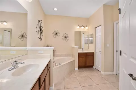 Bath - 9274 SW 94th Loop, Ocala, FL 34481 photo 2 of 6