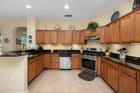 Kitchen - 9274 SW 94th Loop, Ocala, FL 34481 photo 4 of 7