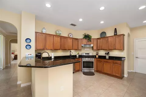 Kitchen - 9274 SW 94th Loop, Ocala, FL 34481 photo 3 of 7